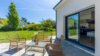 Maison Blanche à loctudy, avec petit jardin devant la terrasse en pierre